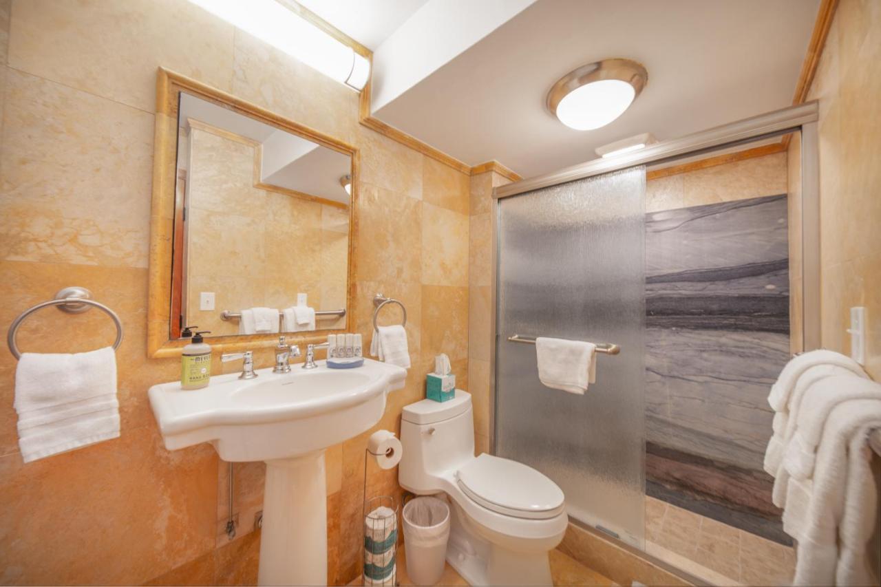 Four Paddle 2210 Thirty Night Apartment